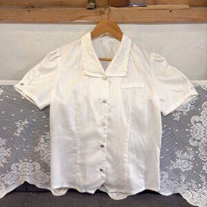 🌸 Vintage White Embroidered Collar Button Up Blouse